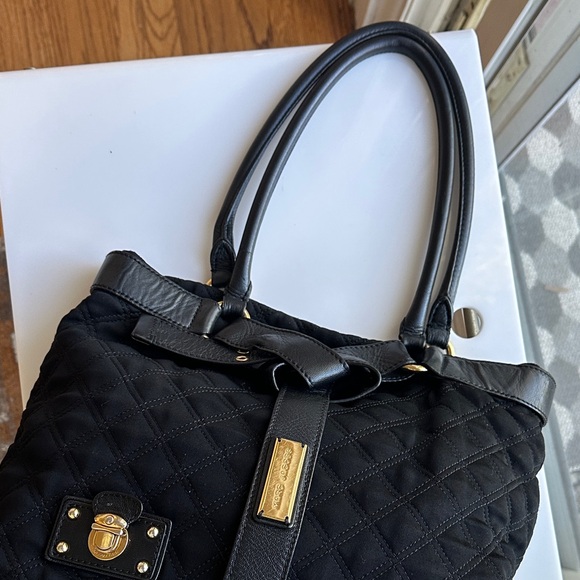 Marc Jacobs Black Quilted Shoulder Bag with Gold Accents - Picture 8 of 13